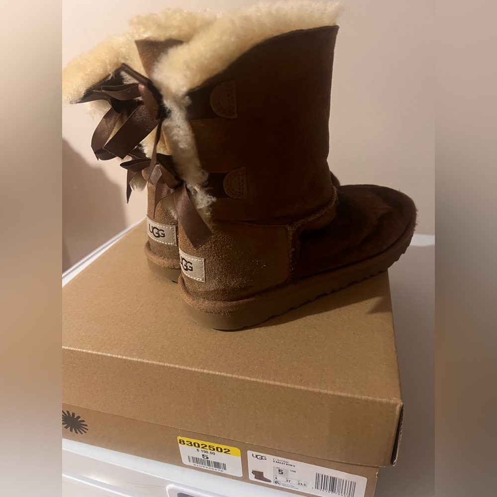 UGG Chestnut Bailey Bow Boots